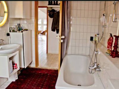ab Nov. 2025  Helles 80qm-Appartment, Dachterasse Berlin Neukölln für 4-6 Monate
