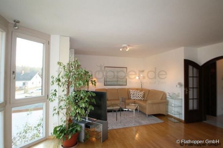 Ruhige, helle 3,5-Zimmer-Wohnung mit großem Balkon in München Trudering