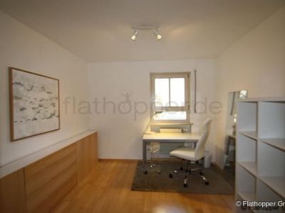 Ruhige, helle 3,5-Zimmer-Wohnung mit großem Balkon in München Trudering