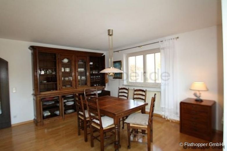 Ruhige, helle 3,5-Zimmer-Wohnung mit gro&szlig;em Balkon in M&uuml;nchen Trudering