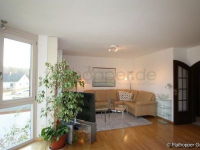 Ruhige, helle 3,5-Zimmer-Wohnung mit gro&szlig;em Balkon in M&uuml;nchen Trudering