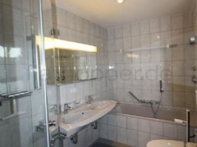 Ruhige, helle 3,5-Zimmer-Wohnung mit gro&szlig;em Balkon in M&uuml;nchen Trudering