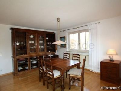 Ruhige, helle 3,5-Zimmer-Wohnung mit gro&szlig;em Balkon in M&uuml;nchen Trudering