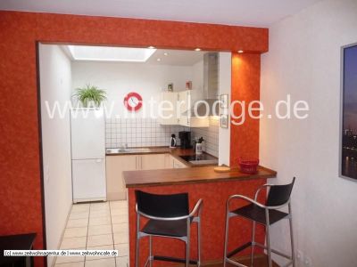 INTERLODGE helle, freundlich möblierte Wohnung mit Terrasse und Stellplatz in Köln-Höhenhaus