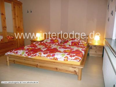 INTERLODGE helle, freundlich möblierte Wohnung mit Terrasse und Stellplatz in Köln-Höhenhaus