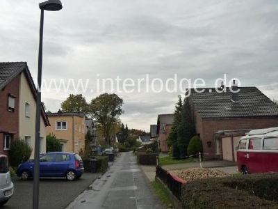 INTERLODGE helle, freundlich möblierte Wohnung mit Terrasse und Stellplatz in Köln-Höhenhaus