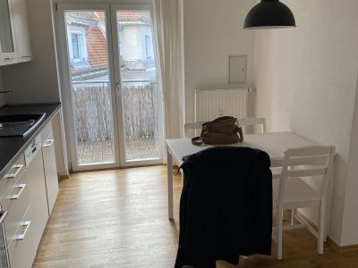 BEFRISTET & ATTRAKTIVER PREIS: Kernsanierte und helle 3-Zimmer Altbauwohnung in Schwabing-Freimann