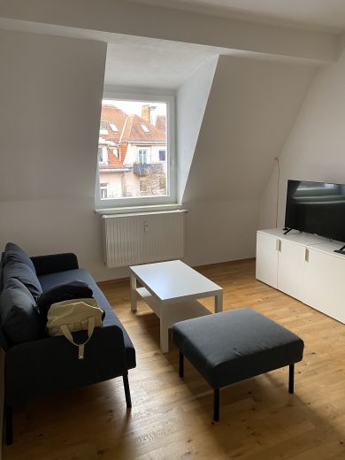 BEFRISTET & ATTRAKTIVER PREIS: Kernsanierte und helle 3-Zimmer Altbauwohnung in Schwabing-Freimann