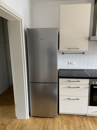 BEFRISTET & ATTRAKTIVER PREIS: Kernsanierte und helle 3-Zimmer Altbauwohnung in Schwabing-Freimann