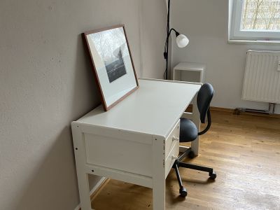 BEFRISTET & ATTRAKTIVER PREIS: Kernsanierte und helle 3-Zimmer Altbauwohnung in Schwabing-Freimann
