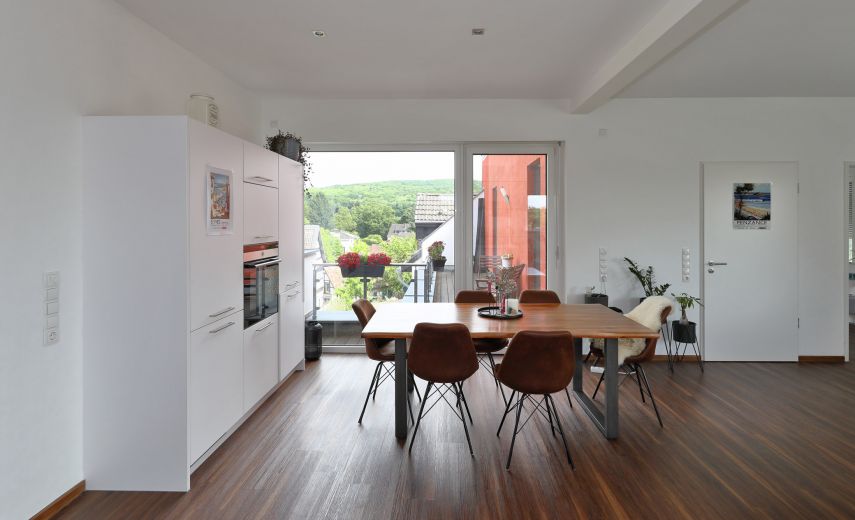 Große, helle Penthouse-Wohnung zur Zwischenmiete von November bis März