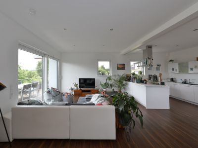 Große, helle Penthouse-Wohnung zur Zwischenmiete von November bis März