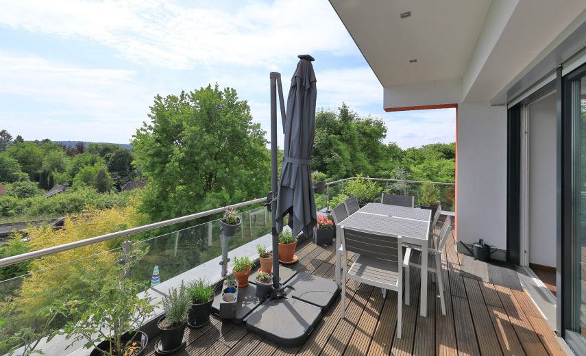 Große, helle Penthouse-Wohnung zur Zwischenmiete von November bis März