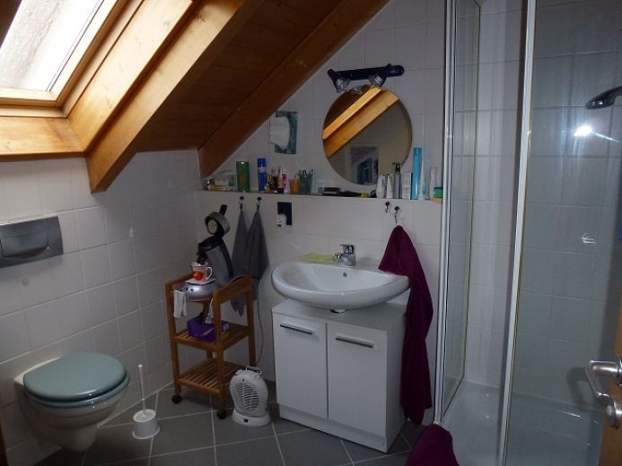 möbl. Zimmer m. Bad + Kochnische an Heimfahrer, Germering