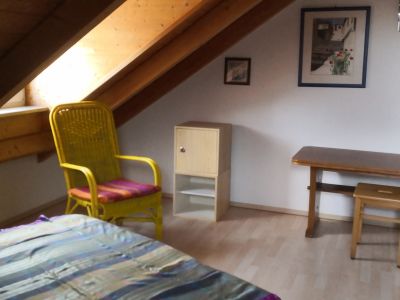 möbl. Zimmer m. Bad + Kochnische an Heimfahrer, Germering