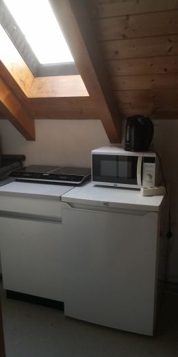 möbl. Zimmer m. Bad + Kochnische an Heimfahrer, Germering