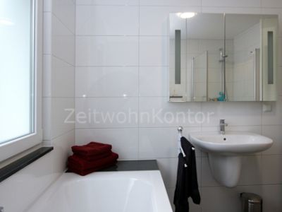 Hochwertig modern, Balkon, Internet, gute ruhige Lage, gute Anbindung