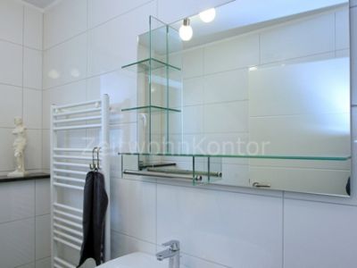 Hochwertig modern, Balkon, Internet, gute ruhige Lage, gute Anbindung