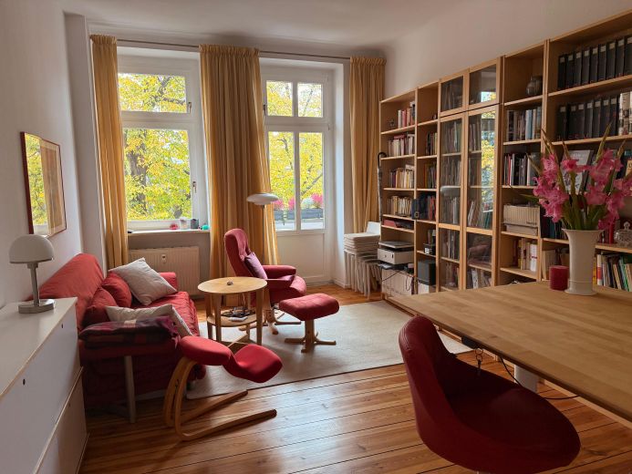 Ruhige, schöne Altbau-Wohnung (2 Zimmer) in Berlin-Tempelhof für 5 Monate (ab 1.11.2025) zu vermieten