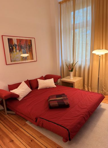 Ruhige, schöne Altbau-Wohnung (2 Zimmer) in Berlin-Tempelhof für 5 Monate (ab 1.11.2025) zu vermieten