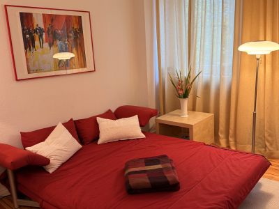 Ruhige, schöne Altbau-Wohnung (2 Zimmer) in Berlin-Tempelhof für 5 Monate (ab 1.11.2025) zu vermieten