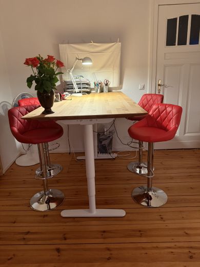 Ruhige, schöne Altbau-Wohnung (2 Zimmer) in Berlin-Tempelhof für 5 Monate (ab 1.11.2025) zu vermieten