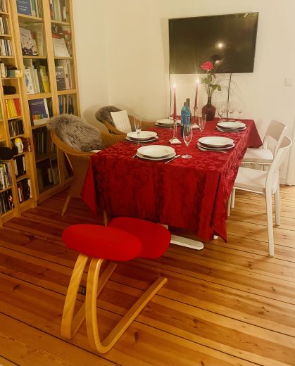 Ruhige, schöne Altbau-Wohnung (2 Zimmer) in Berlin-Tempelhof für 5 Monate (ab 1.11.2025) zu vermieten