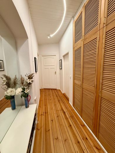 Ruhige, schöne Altbau-Wohnung (2 Zimmer) in Berlin-Tempelhof für 5 Monate (ab 1.11.2025) zu vermieten