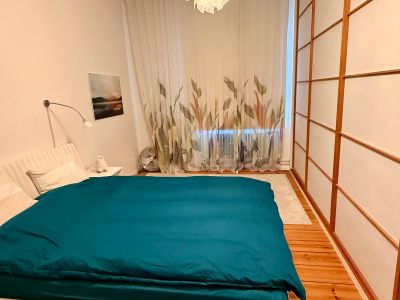Ruhige, schöne Altbau-Wohnung (2 Zimmer) in Berlin-Tempelhof für 5 Monate (ab 1.11.2025) zu vermieten