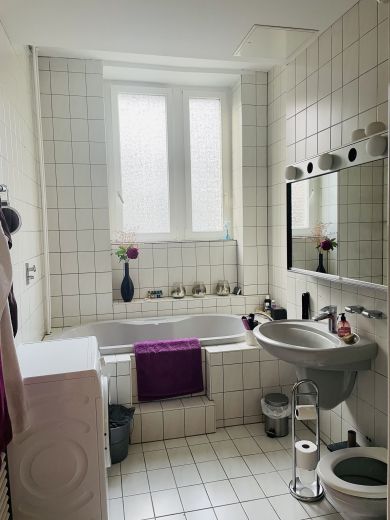 Ruhige, schöne Altbau-Wohnung (2 Zimmer) in Berlin-Tempelhof für 5 Monate (ab 1.11.2025) zu vermieten