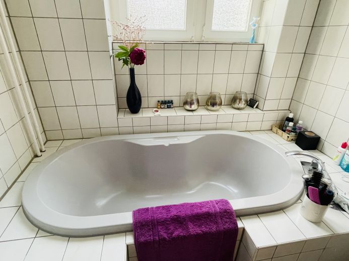 Ruhige, schöne Altbau-Wohnung (2 Zimmer) in Berlin-Tempelhof für 5 Monate (ab 1.11.2025) zu vermieten