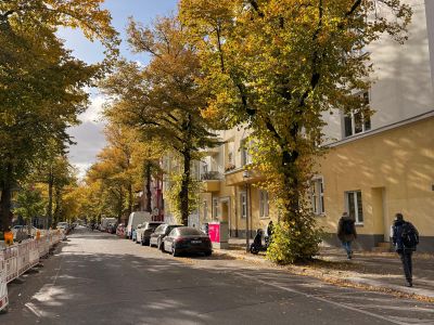 Ruhige, schöne Altbau-Wohnung (2 Zimmer) in Berlin-Tempelhof für 5 Monate (ab 1.11.2025) zu vermieten