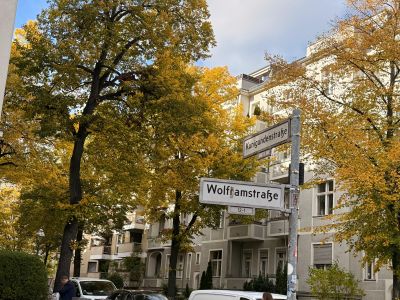 Ruhige, schöne Altbau-Wohnung (2 Zimmer) in Berlin-Tempelhof für 5 Monate (ab 1.11.2025) zu vermieten