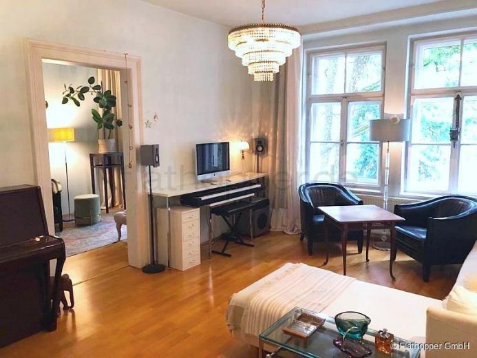 Charmante 2-Zimmer-Altbauwohnung mit Balkon in der Isarvorstadt-Zwischenmiete