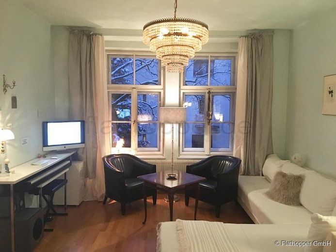 Charmante 2-Zimmer-Altbauwohnung mit Balkon in der Isarvorstadt-Zwischenmiete