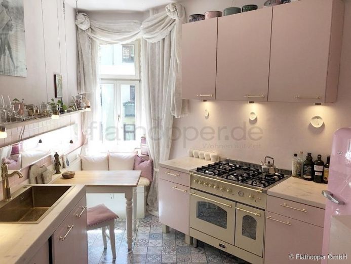 Charmante 2-Zimmer-Altbauwohnung mit Balkon in der Isarvorstadt-Zwischenmiete