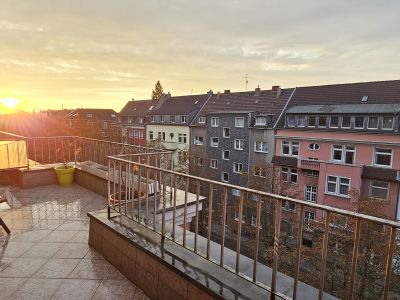 Möbliert & umfangreich ausgestattet, 3-Zimmer, 12m² Balkon, inkl. aller Kosten, Home Gym, 75" TV