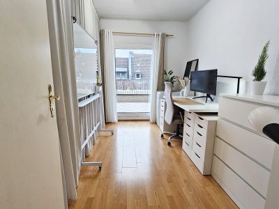 Möbliert & umfangreich ausgestattet, 3-Zimmer, 12m² Balkon, inkl. aller Kosten, Home Gym, 75" TV