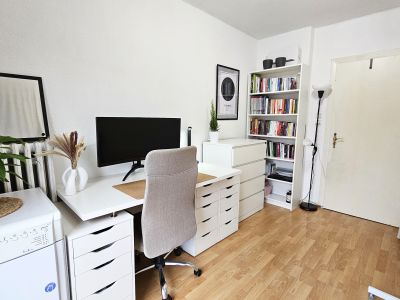 Möbliert & umfangreich ausgestattet, 3-Zimmer, 12m² Balkon, inkl. aller Kosten, Home Gym, 75" TV
