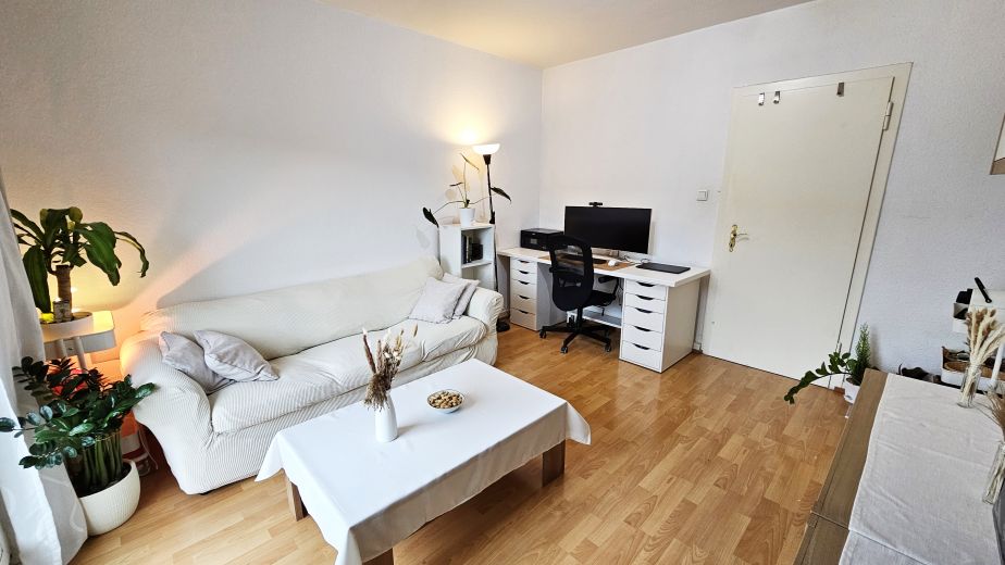 Möbliert & umfangreich ausgestattet, 3-Zimmer, 12m² Balkon, inkl. aller Kosten, Home Gym, 75" TV