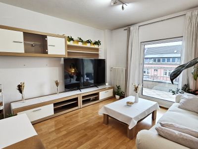 Möbliert & umfangreich ausgestattet, 3-Zimmer, 12m² Balkon, inkl. aller Kosten, Home Gym, 75" TV
