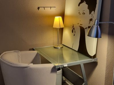 Möblierte 2 Zimmer Wohnung frei bis 16.11 und vom 24.11 bis 15.12.2025 und ab Januar 26