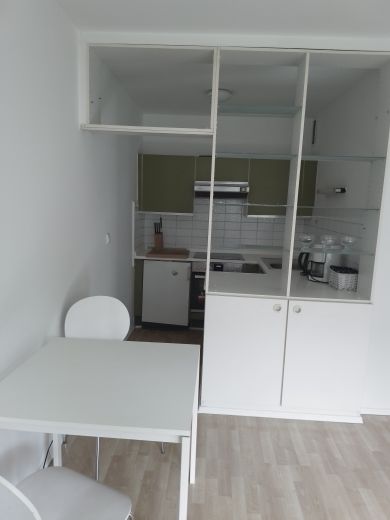 Apartment  Harvestehude. Südbalkon, grosser Pool, Sauna.