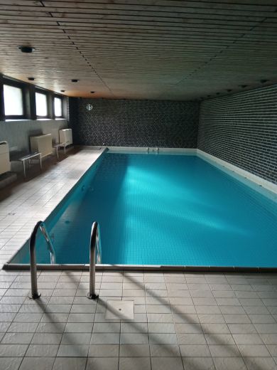 Apartment  Harvestehude. Südbalkon, grosser Pool, Sauna.