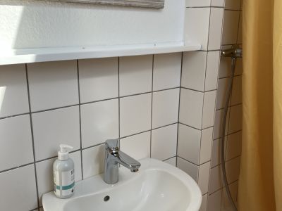 ab sofort  möbliertes Apartment zu vermieten