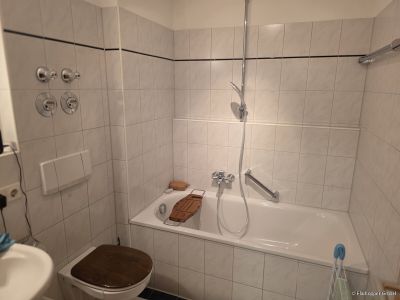 M&ouml;blierte 2-Zimmer-Wohnung mit Balkon in Rosenheim