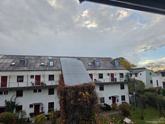 M&ouml;blierte 2-Zimmer-Wohnung mit Balkon in Rosenheim