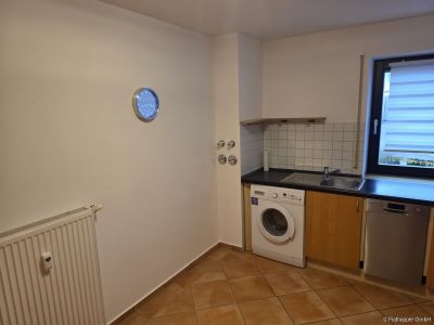 M&ouml;blierte 2-Zimmer-Wohnung mit Balkon in Rosenheim