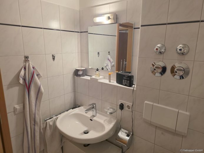 M&ouml;blierte 2-Zimmer-Wohnung mit Balkon in Rosenheim
