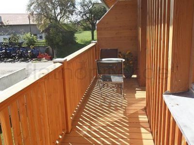 1,5 Zimmer-Galerie-Wohnung im Holzhaus mit Balkon -  bei Otterfing